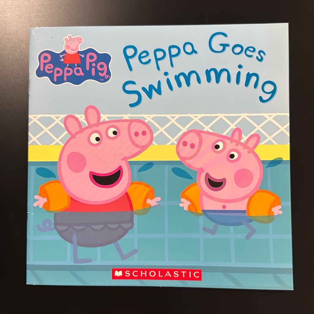 Peppa Pig: Peppa Goes Swimming - Scholastic Softcover Children’s Book